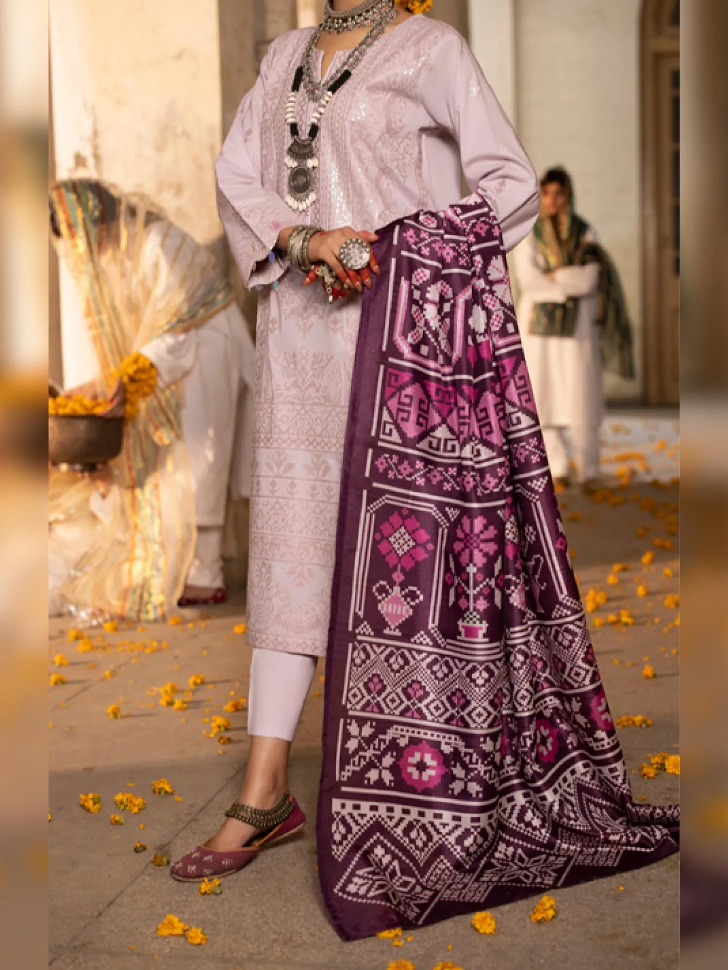 Casual Lite "Mannat" Cotton Lawn 3-Piece Suit - Alalah