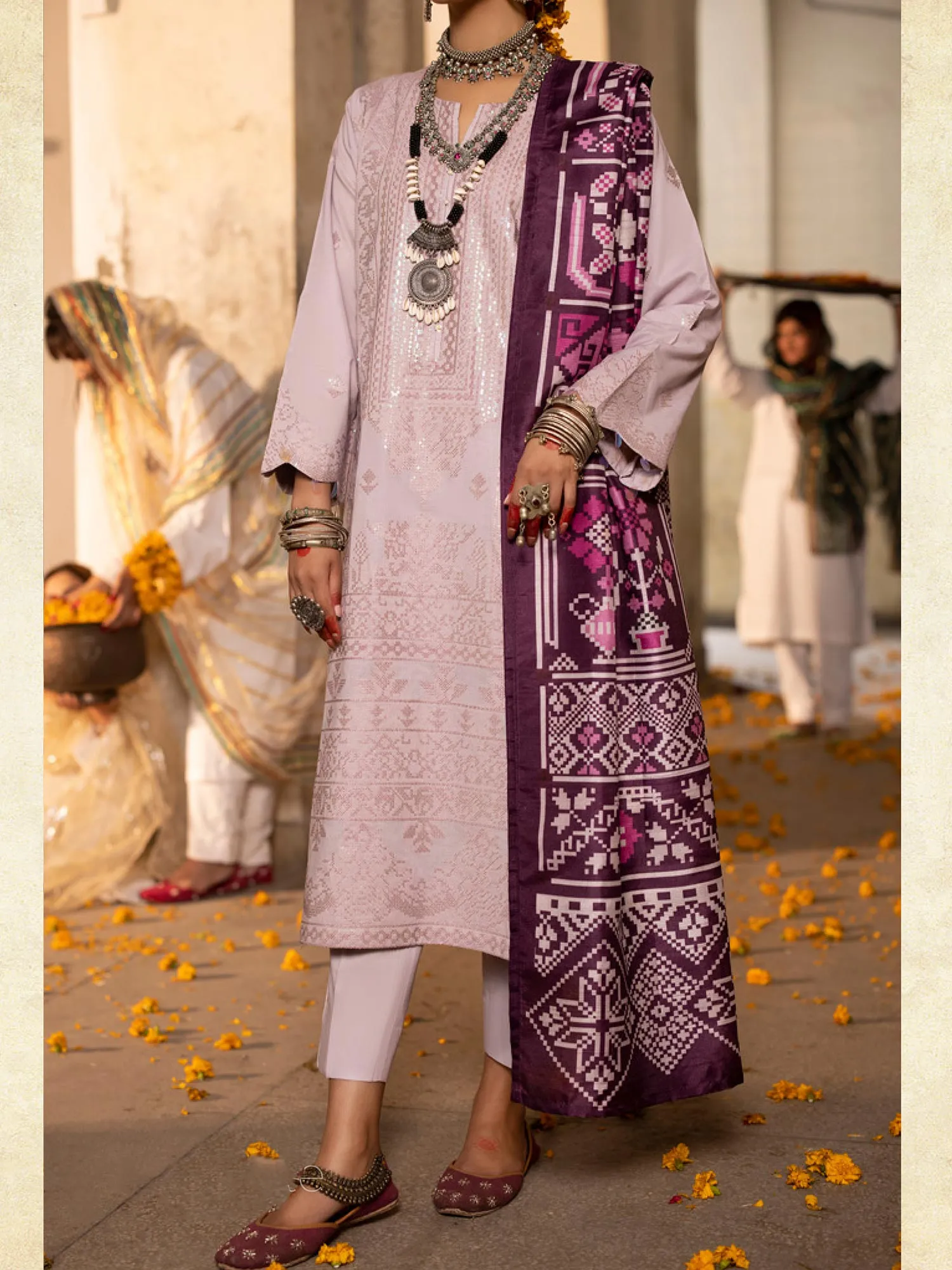 Casual Lite "Mannat" Cotton Lawn 3-Piece Suit - Alalah